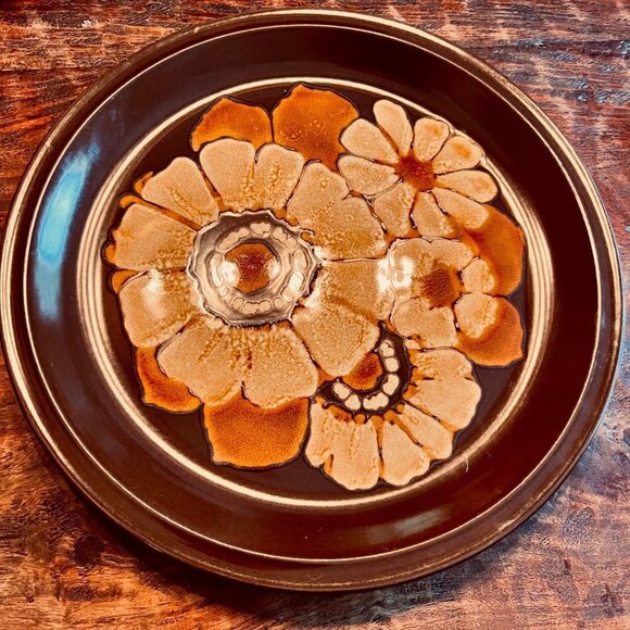 MCM Stoneware Brown Daisy 12 Inch Plate - Picture 3 of 5